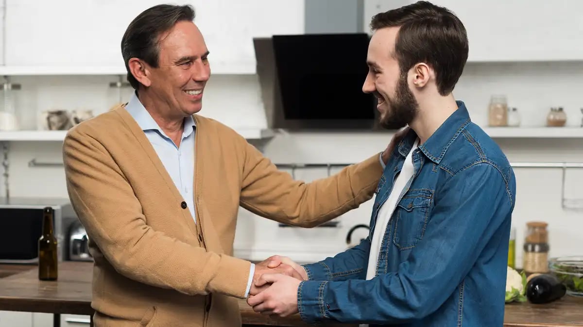 contractor and homeowner shaking hands